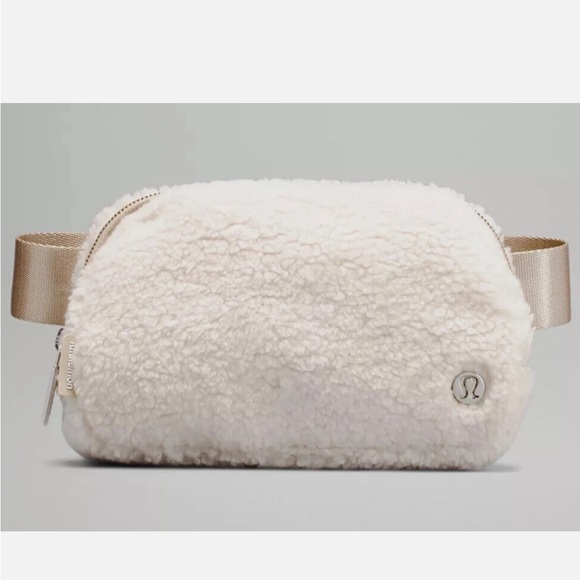 lululemon athletica Handbags - Lululemon Sherpa Everywhere Belt Bag Cream